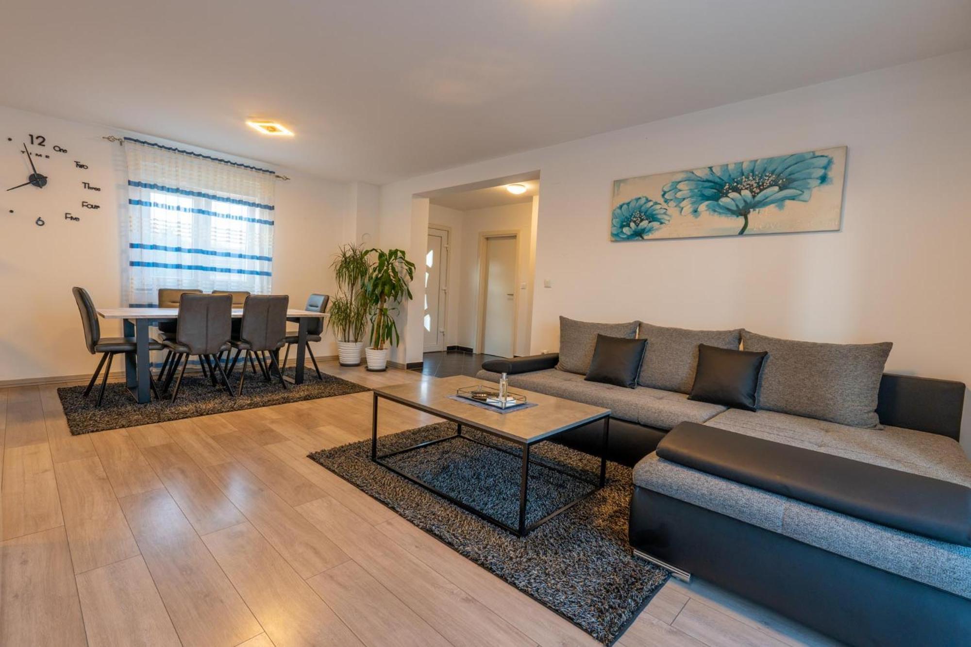 House Adeo With Private Pool, *