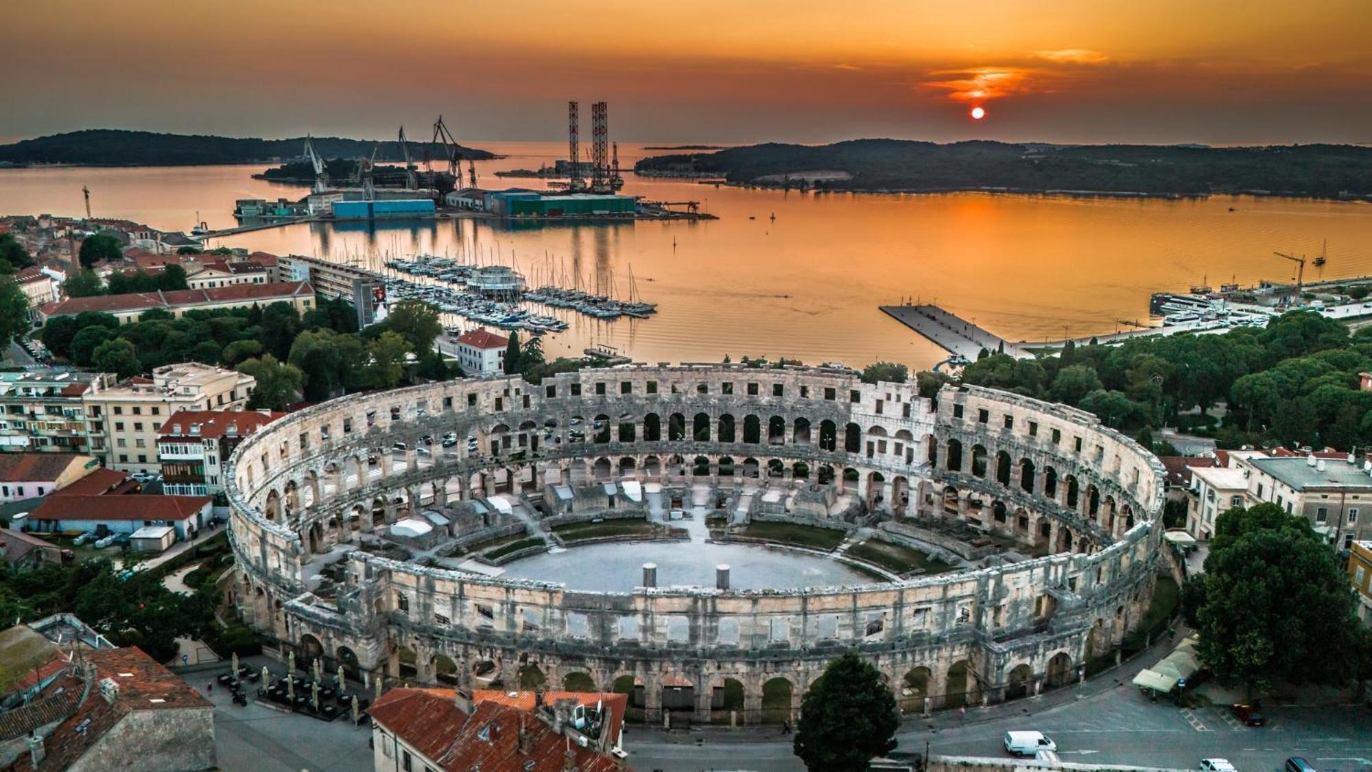 Vila House Adeo With Private Pool, Pula