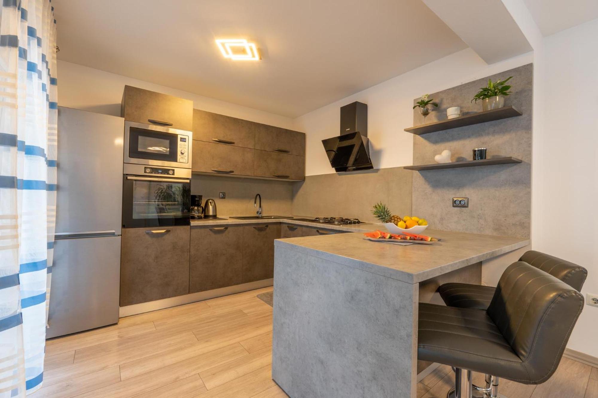 House Adeo With Private Pool, Vila