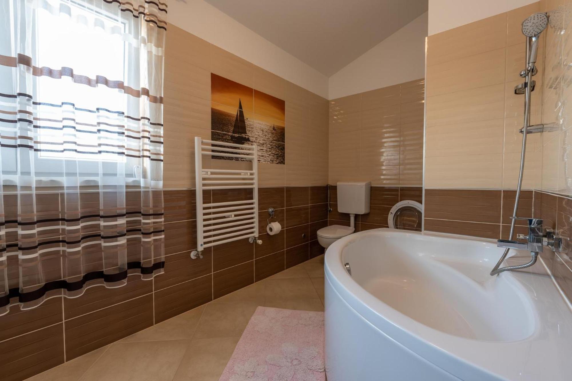 House Adeo With Private Pool, Vila *